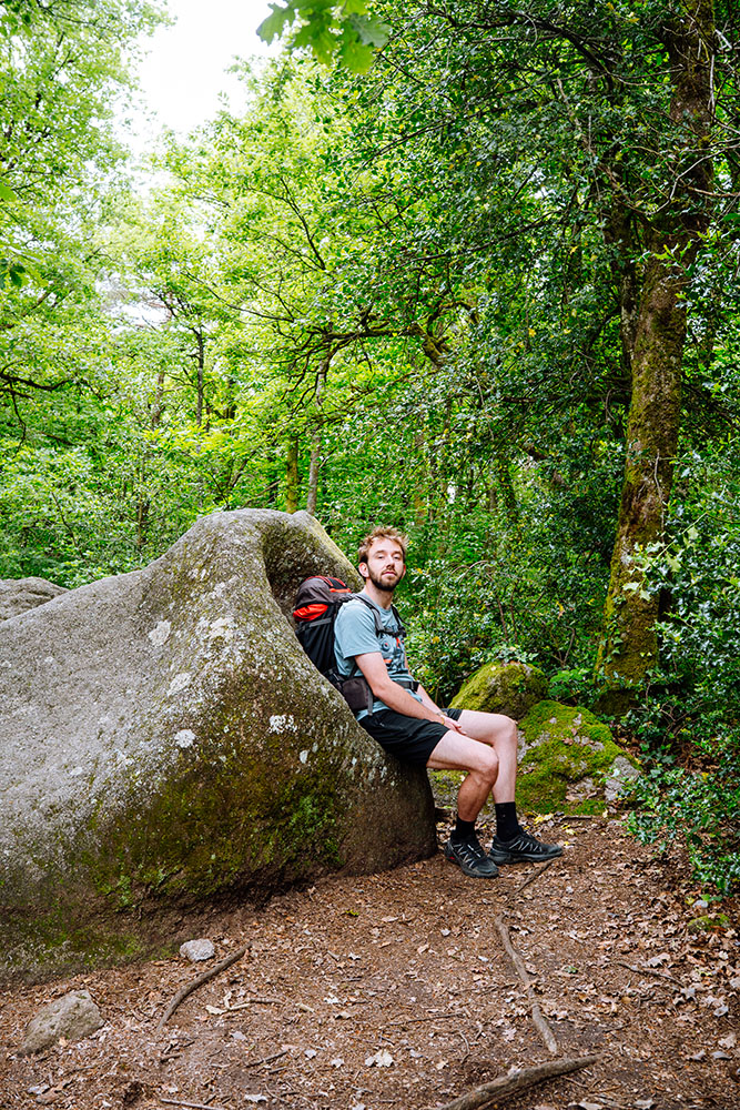 Pause sur les rochers du Sentier des Merveilles