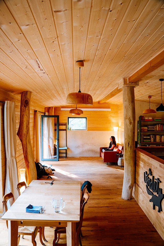 Vue salon du gîte Le Verdet dans le Tarn